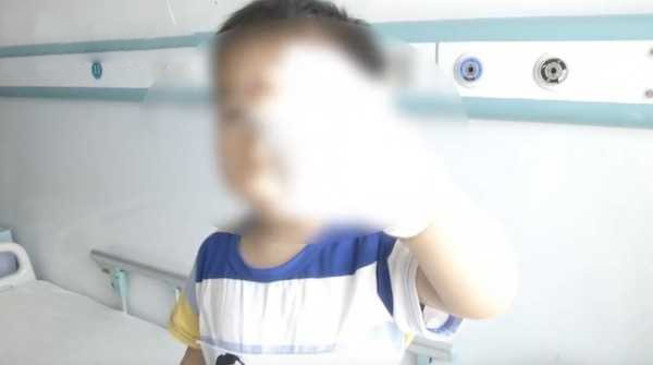 2岁男童误把电线当玩具被击伤|珠江电缆要闻分享